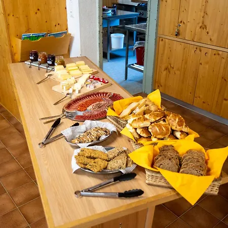 بيت ضيافة Pensiun Lischana