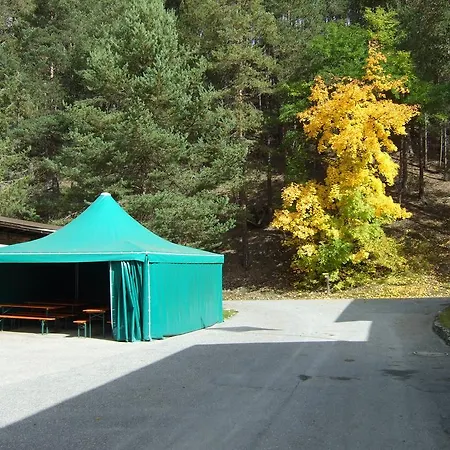 بيت ضيافة Pensiun Lischana *