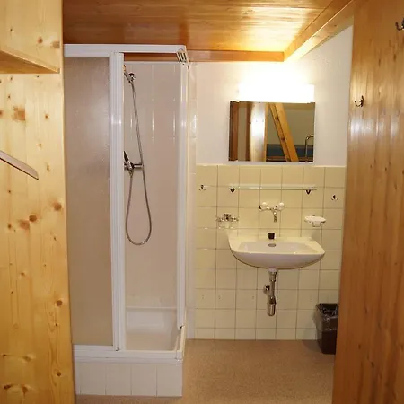 Pensiun Lischana سنت