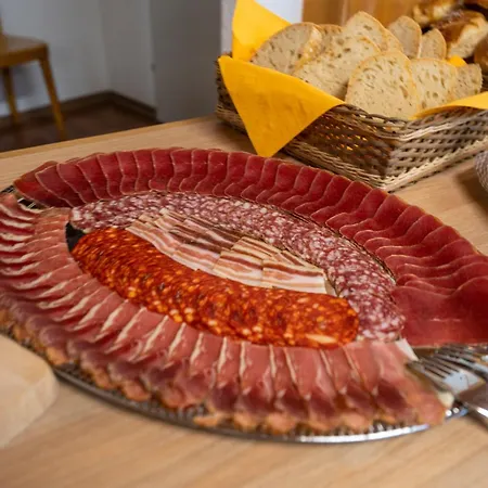 Guest house Pensiun Lischana *