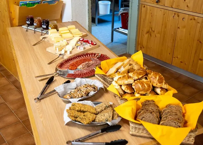 Gasthof Pensiun Lischana