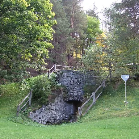 招待所 Pensiun Lischana *