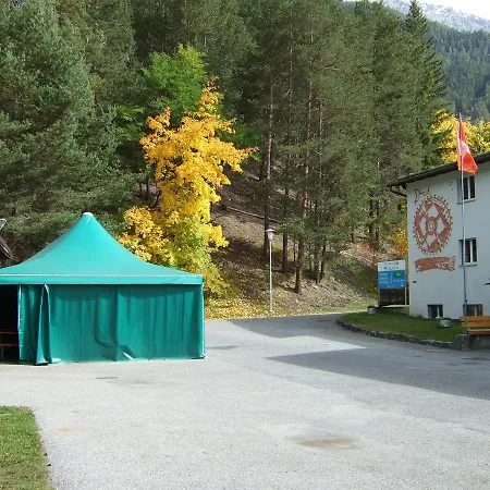 招待所 Pensiun Lischana *