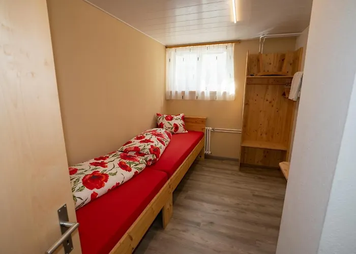 Pensiun Lischana Гостевой дом *